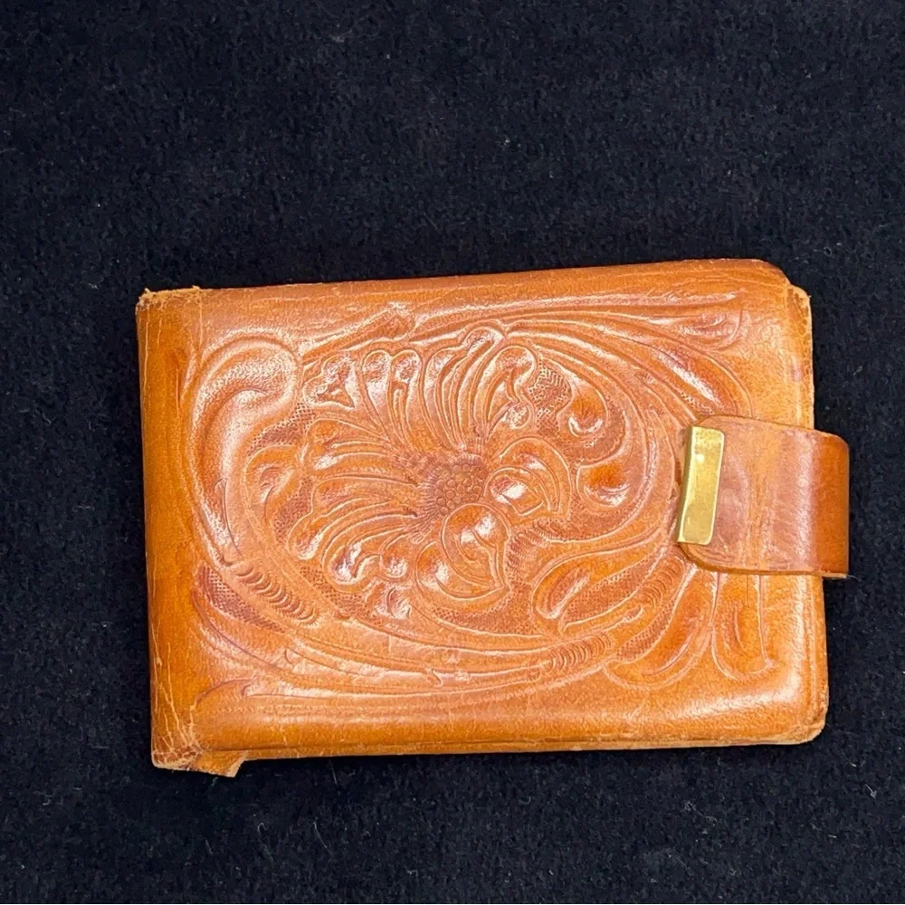 Vintage Justin Tan Brown Leather Wallet Tooled Western Cowboy